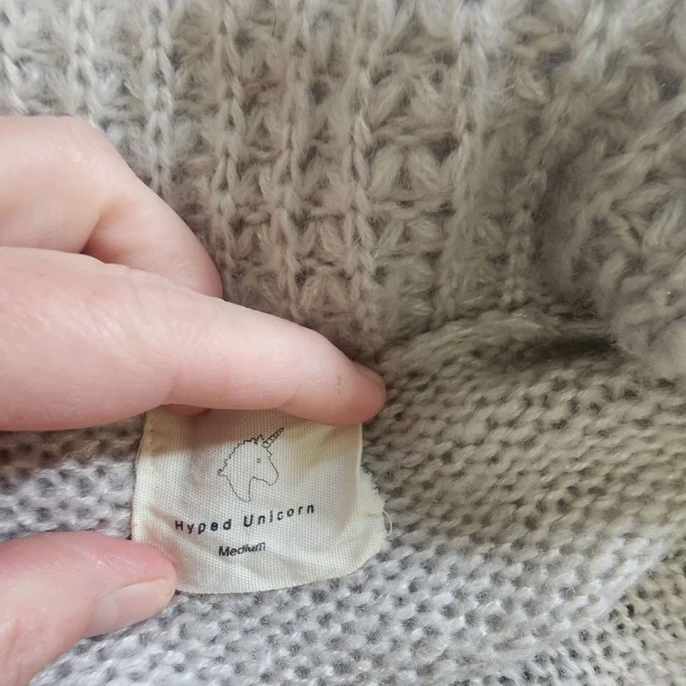 Hyped Unicorn euc cozy